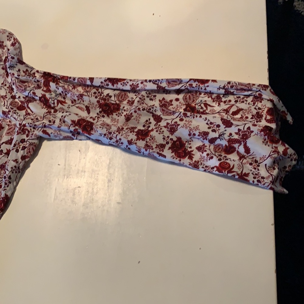 Flower pattern blouse - Picture 9 of 17